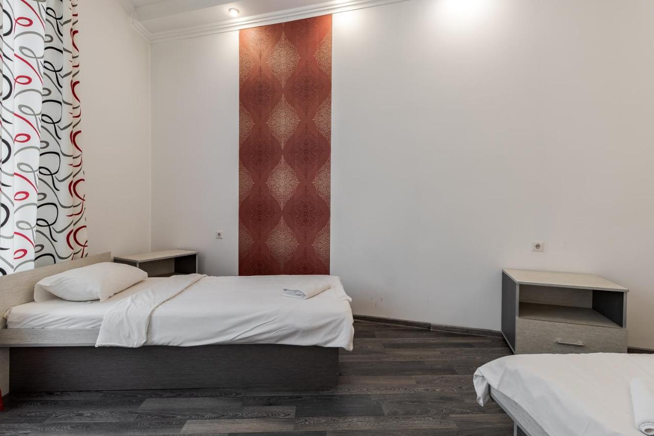 Halytska Apartment Lviv Bagian luar foto