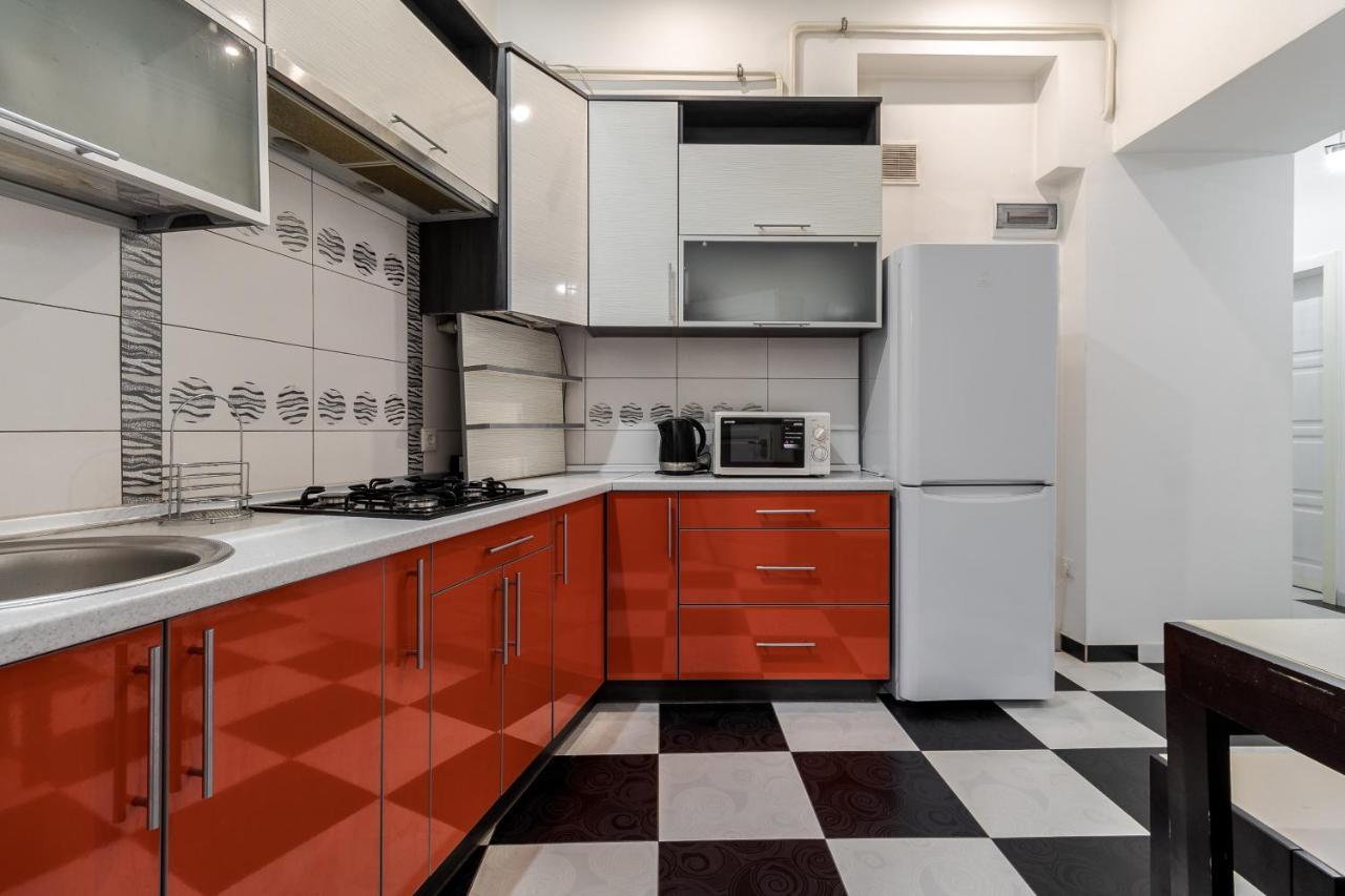 Halytska Apartment Lviv Bagian luar foto